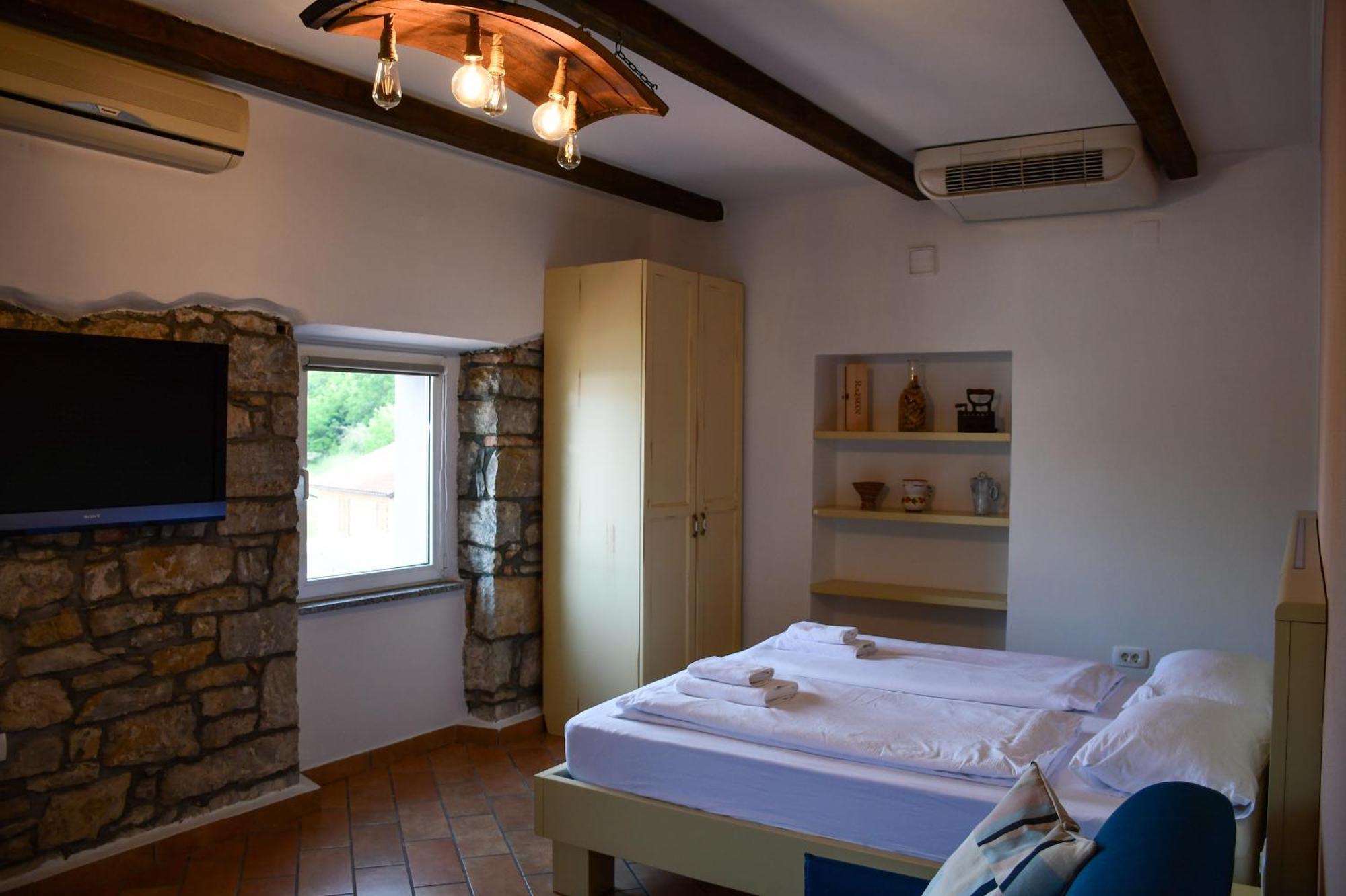 Razman Wine Rooms Gračišče エクステリア 写真
