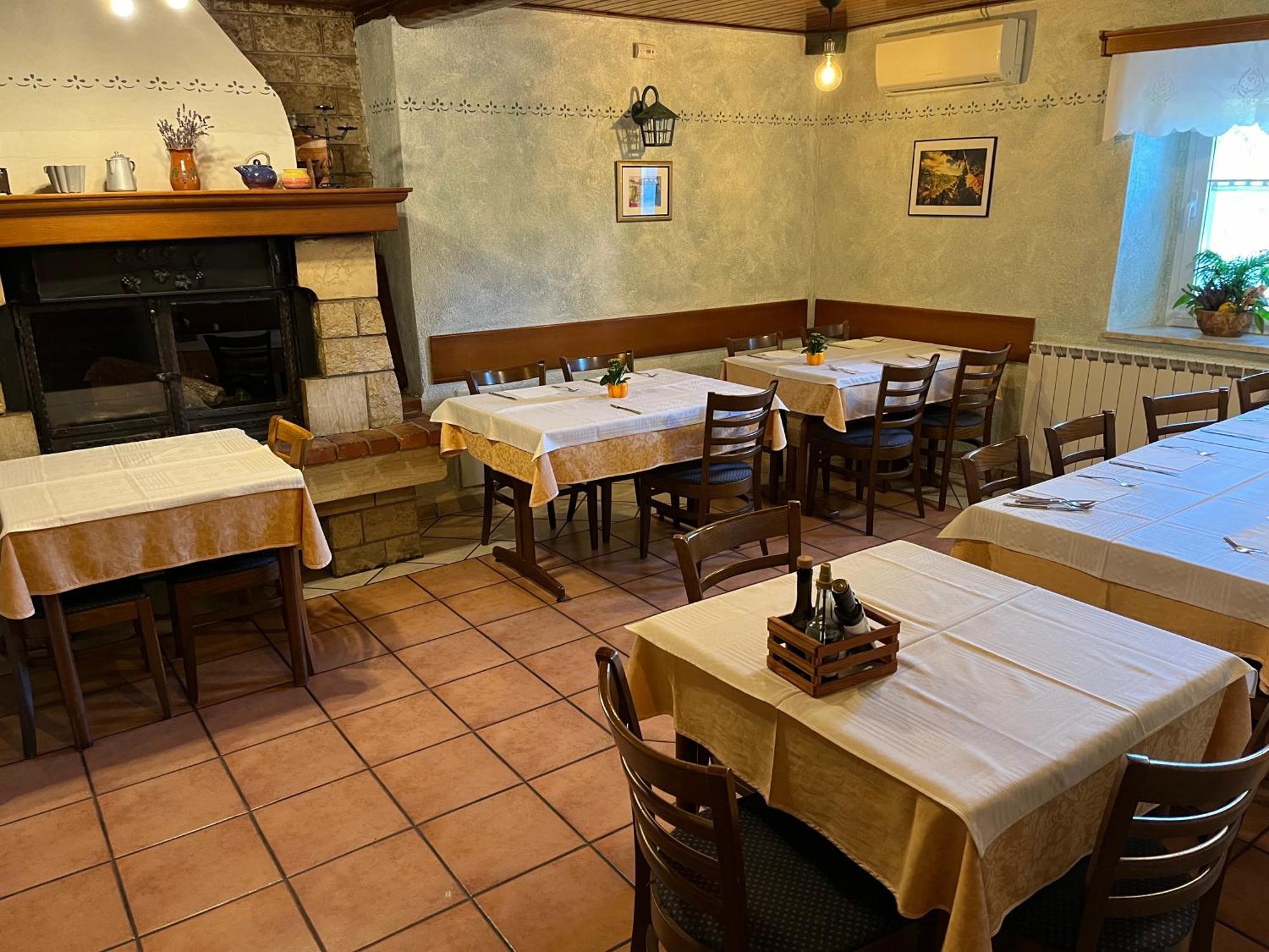 Razman Wine Rooms Gračišče エクステリア 写真