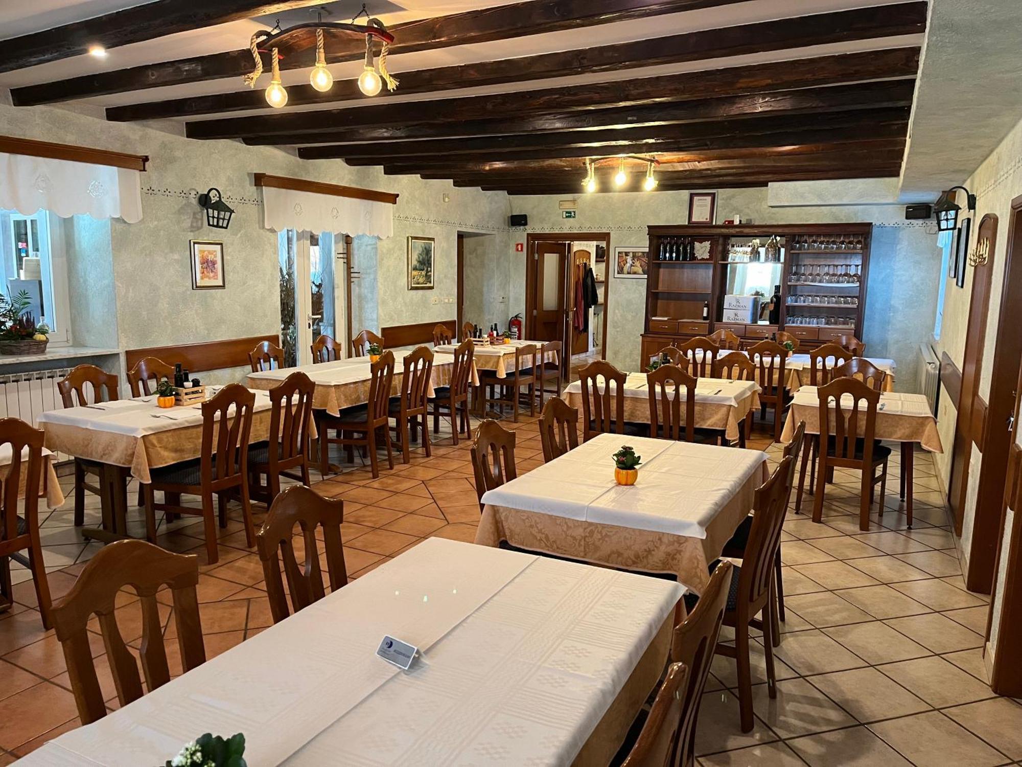 Razman Wine Rooms Gračišče エクステリア 写真